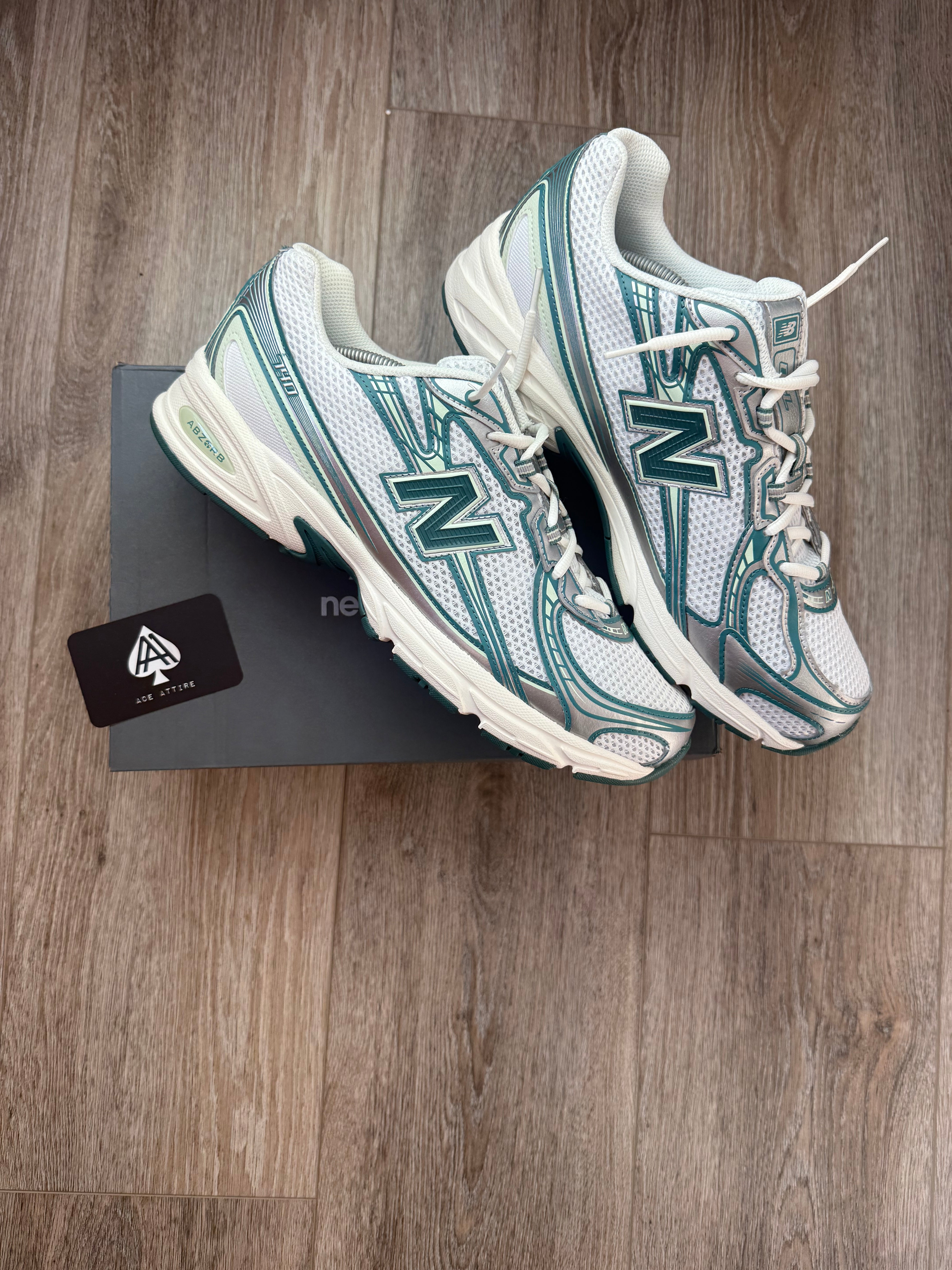 New Balance 740 - White Marsh Green
