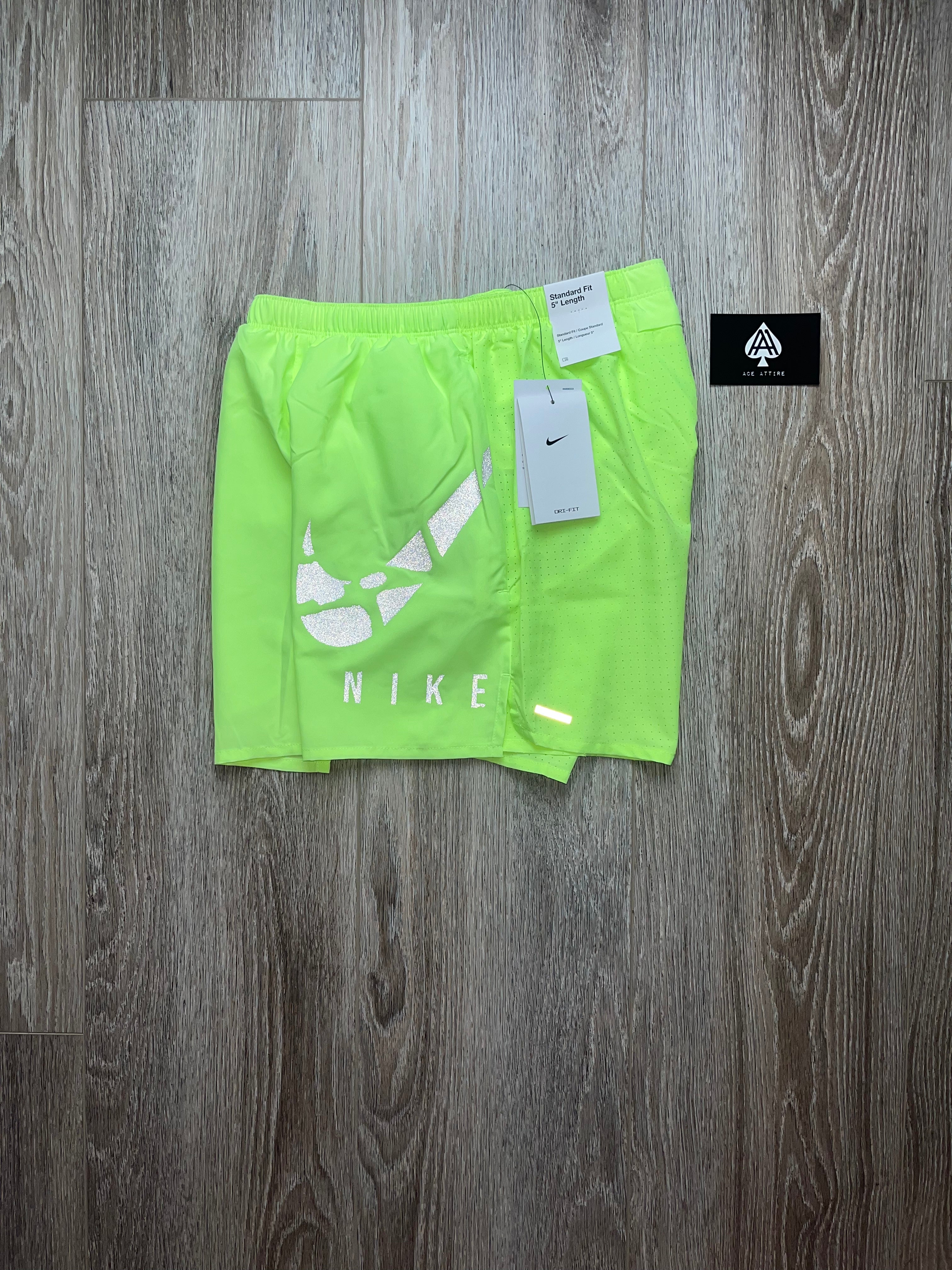 Nike Challenger Shorts - Ghost Green (5”)