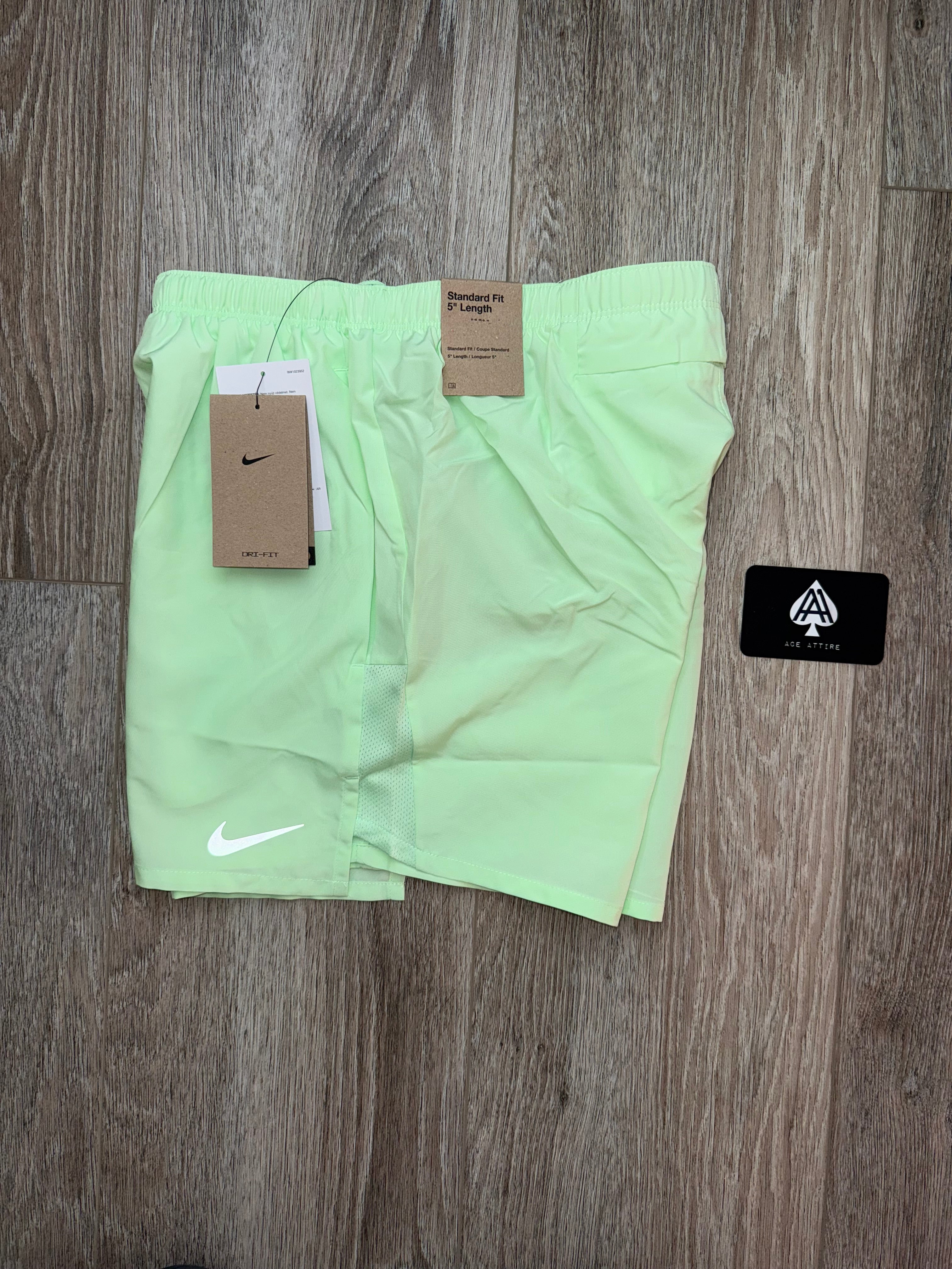 Nike Challenger Shorts - Vapour Green (5”)
