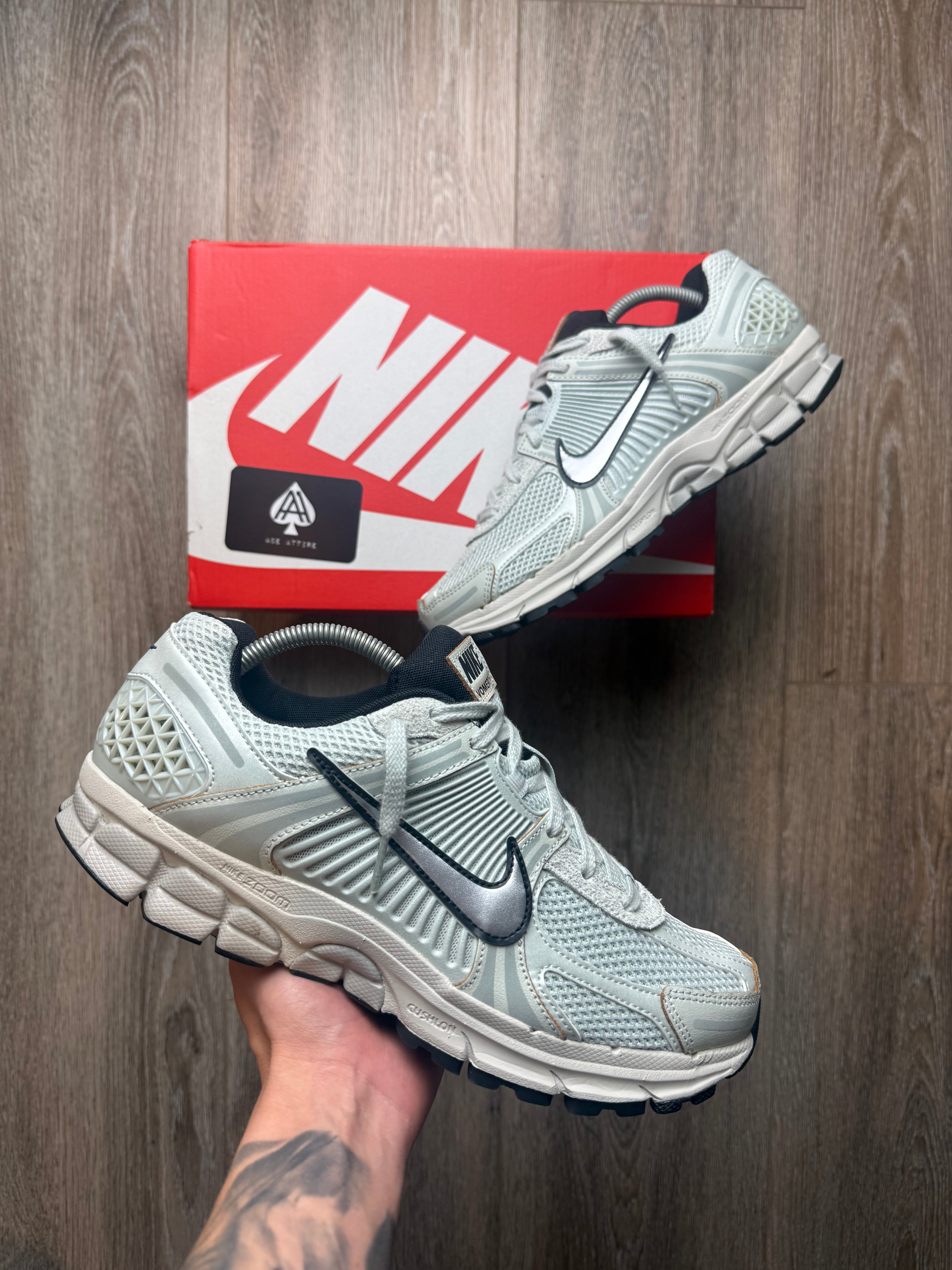 Nike Vomero 5 - Light Silver