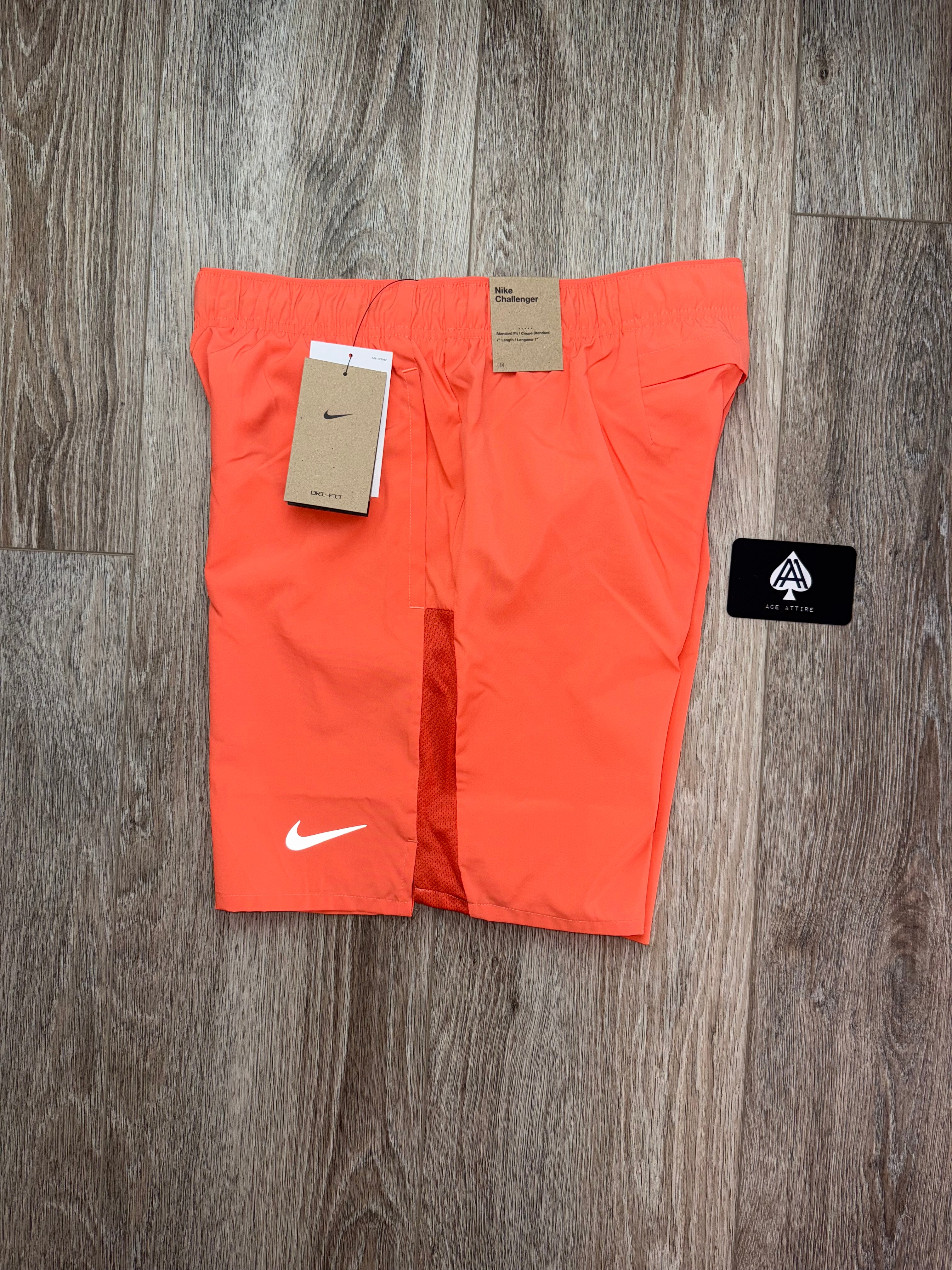 Nike Challenger Shorts - Light Mango (7”)
