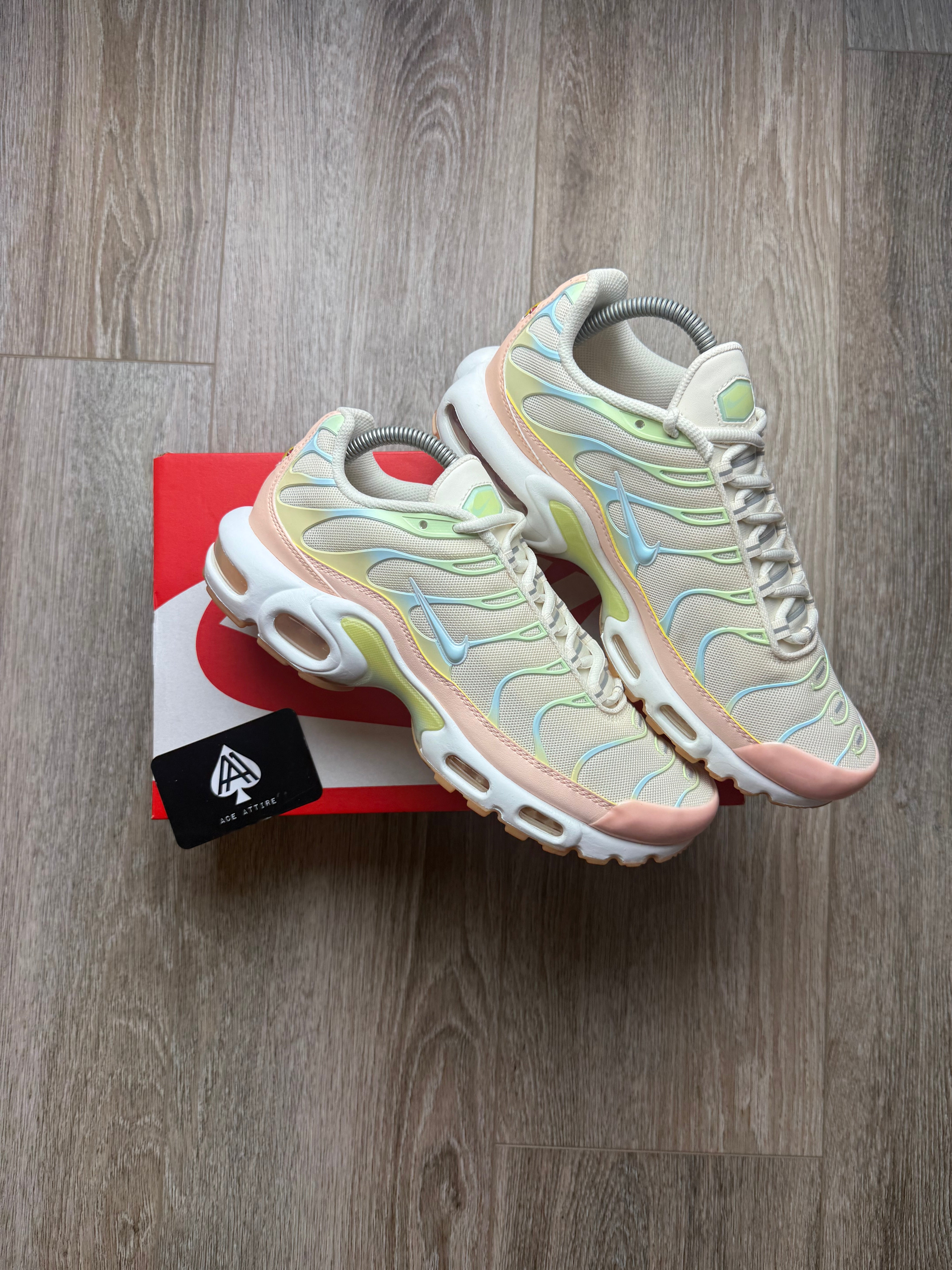 Air Max Plus - Crimson Tint