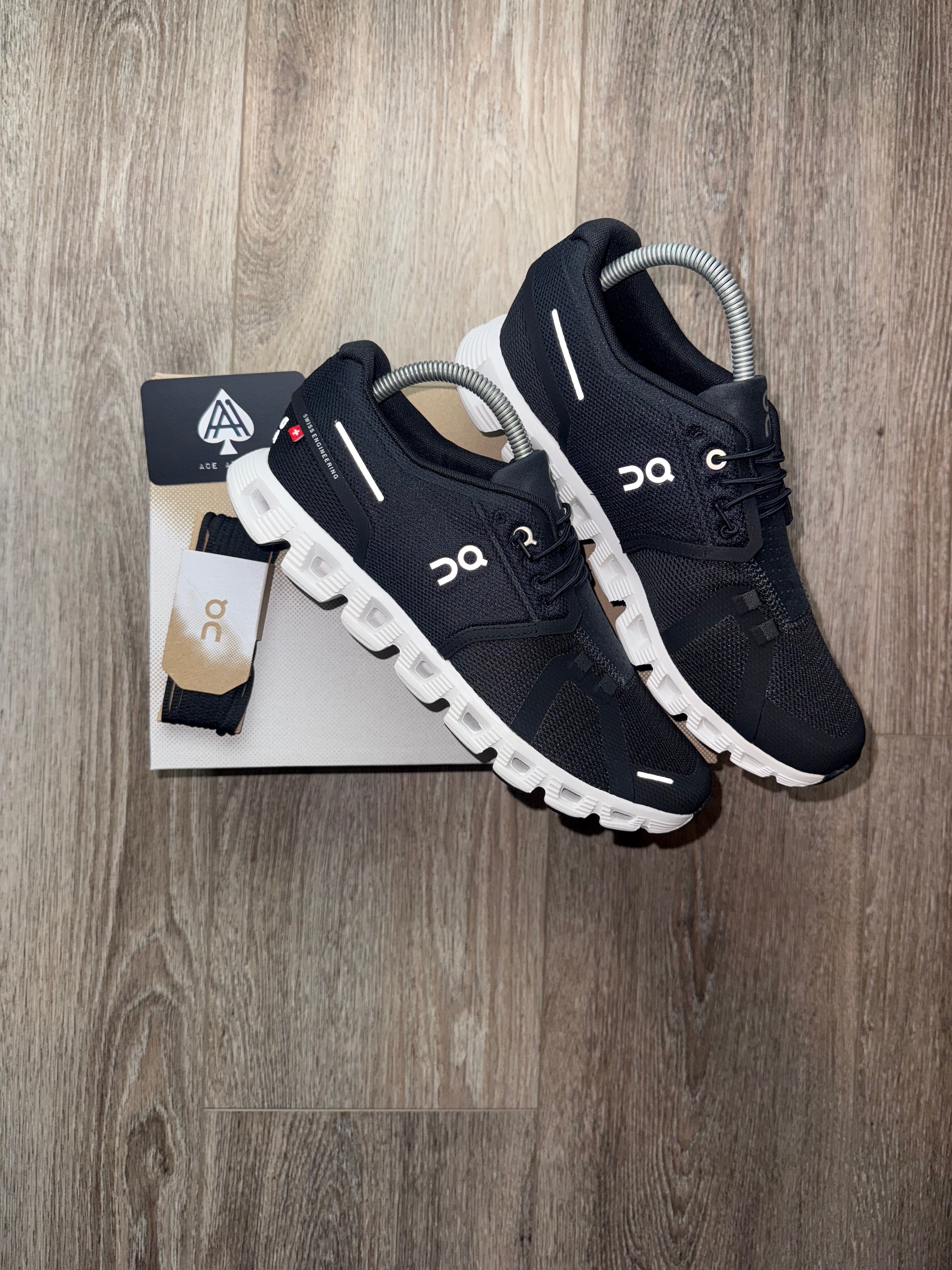 On Running Cloud 5 - Black White