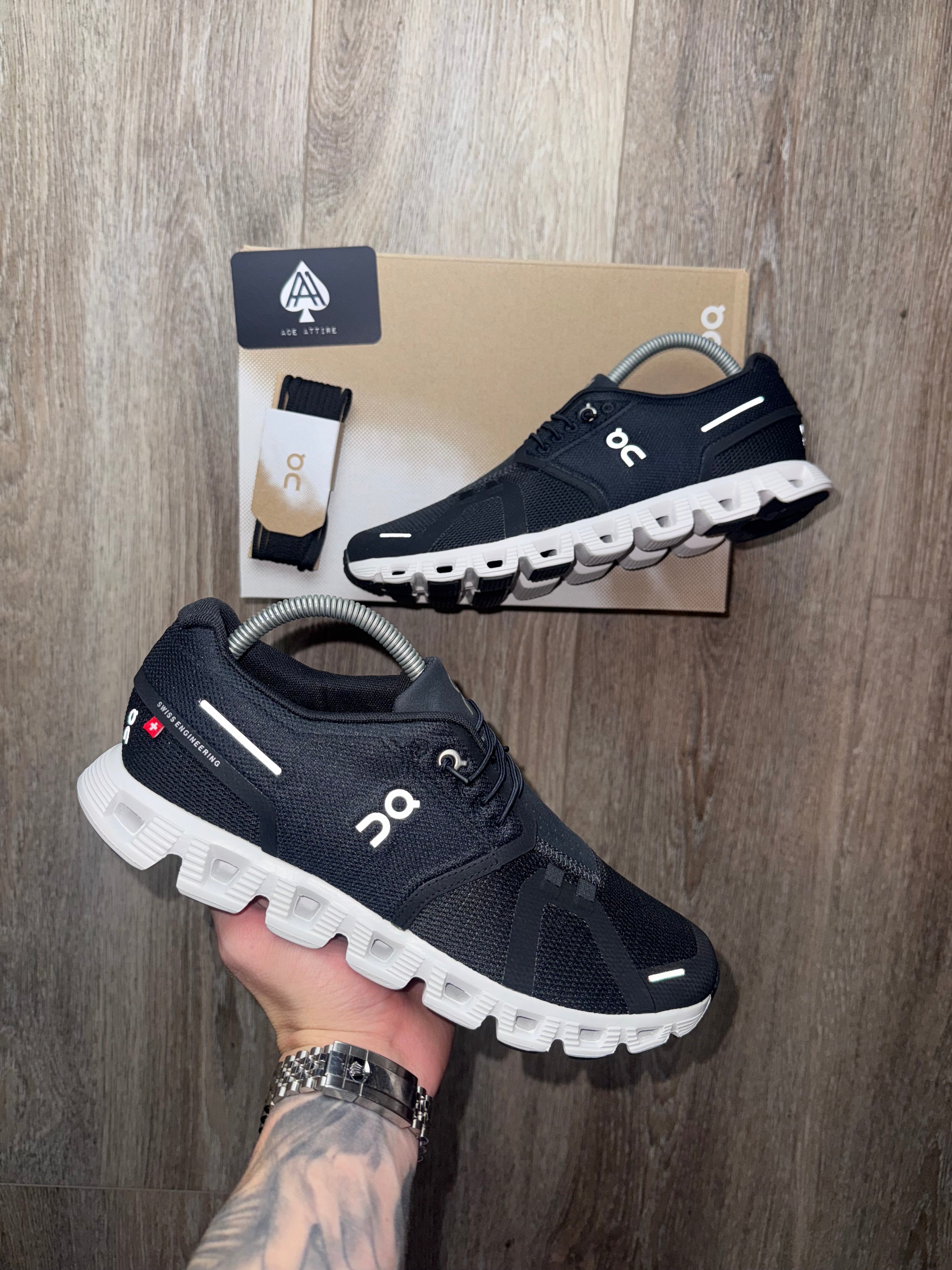 On Running Cloud 5 - Black White