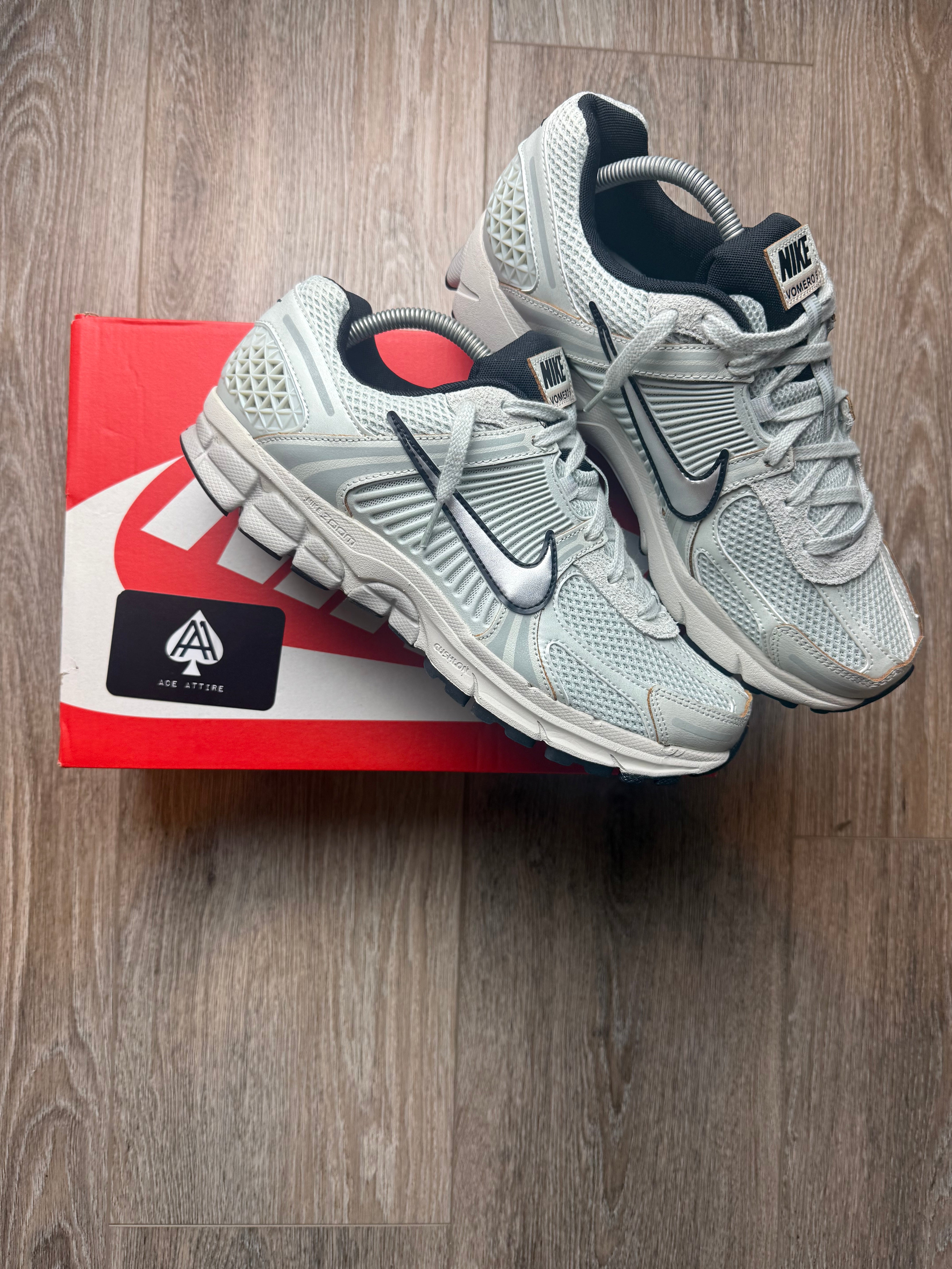 Nike Vomero 5 - Light Silver