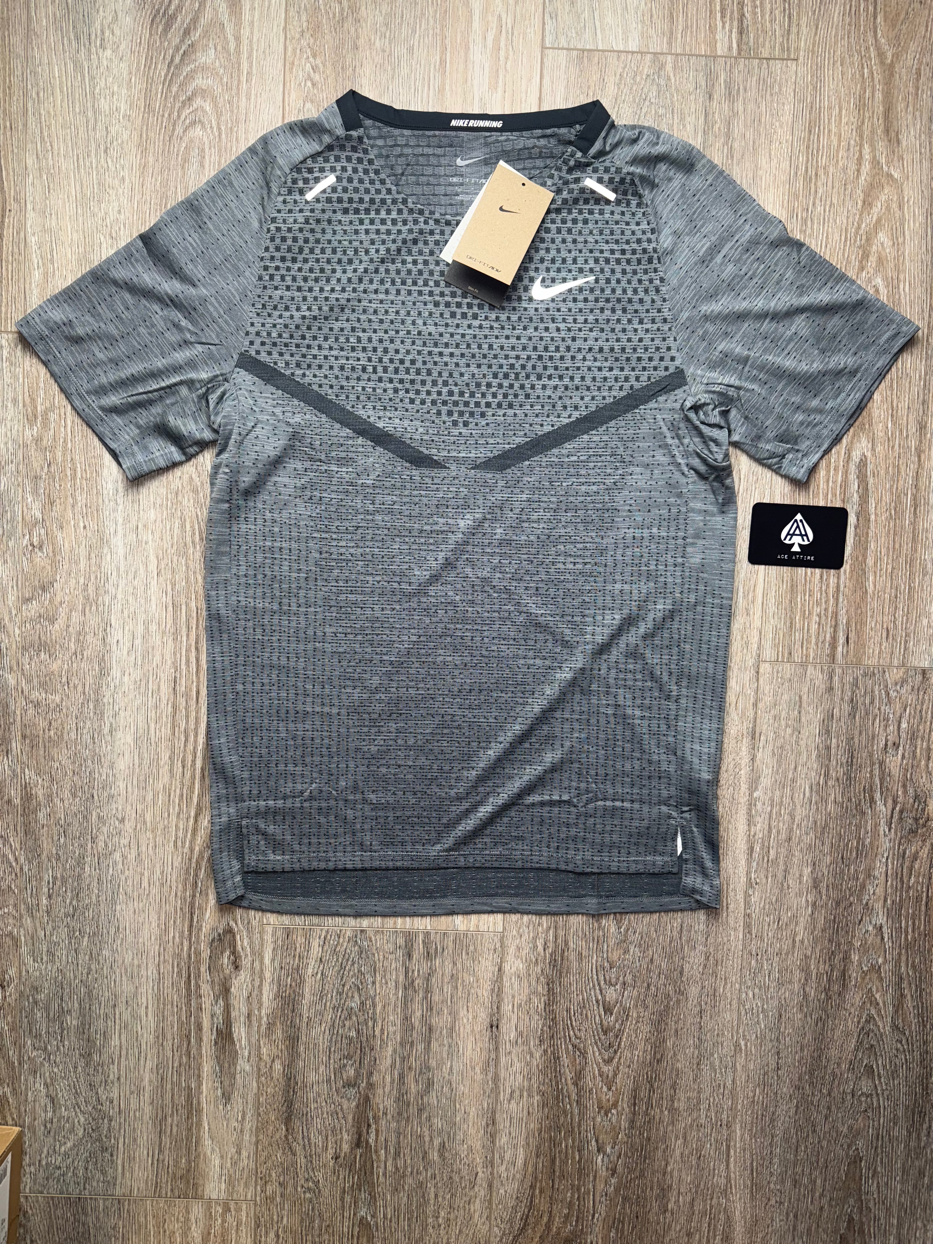 Nike Dri-Fit AVD T-Shirt - Smoke Grey